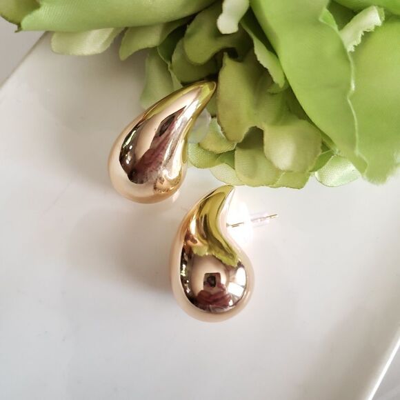 New! Anthro Petra Drop Earrings - Picture 5 of 12